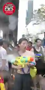 รถเล่นน้ำสงกรานต์กรุงเทพ